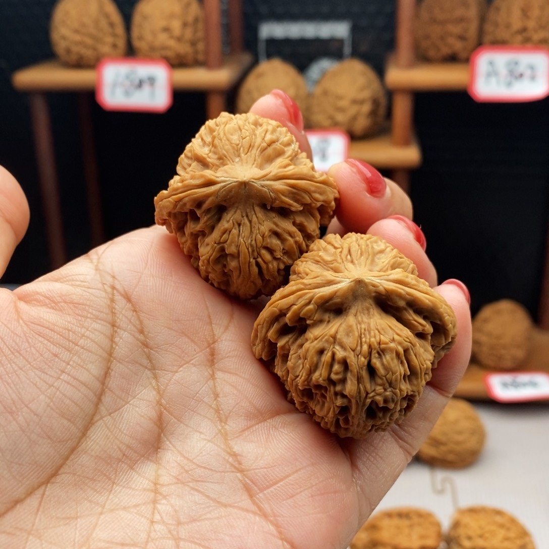 文玩核桃吊坠南疆3右