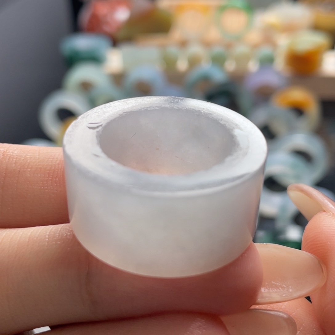 定制翡翠未镶嵌深****师戒指