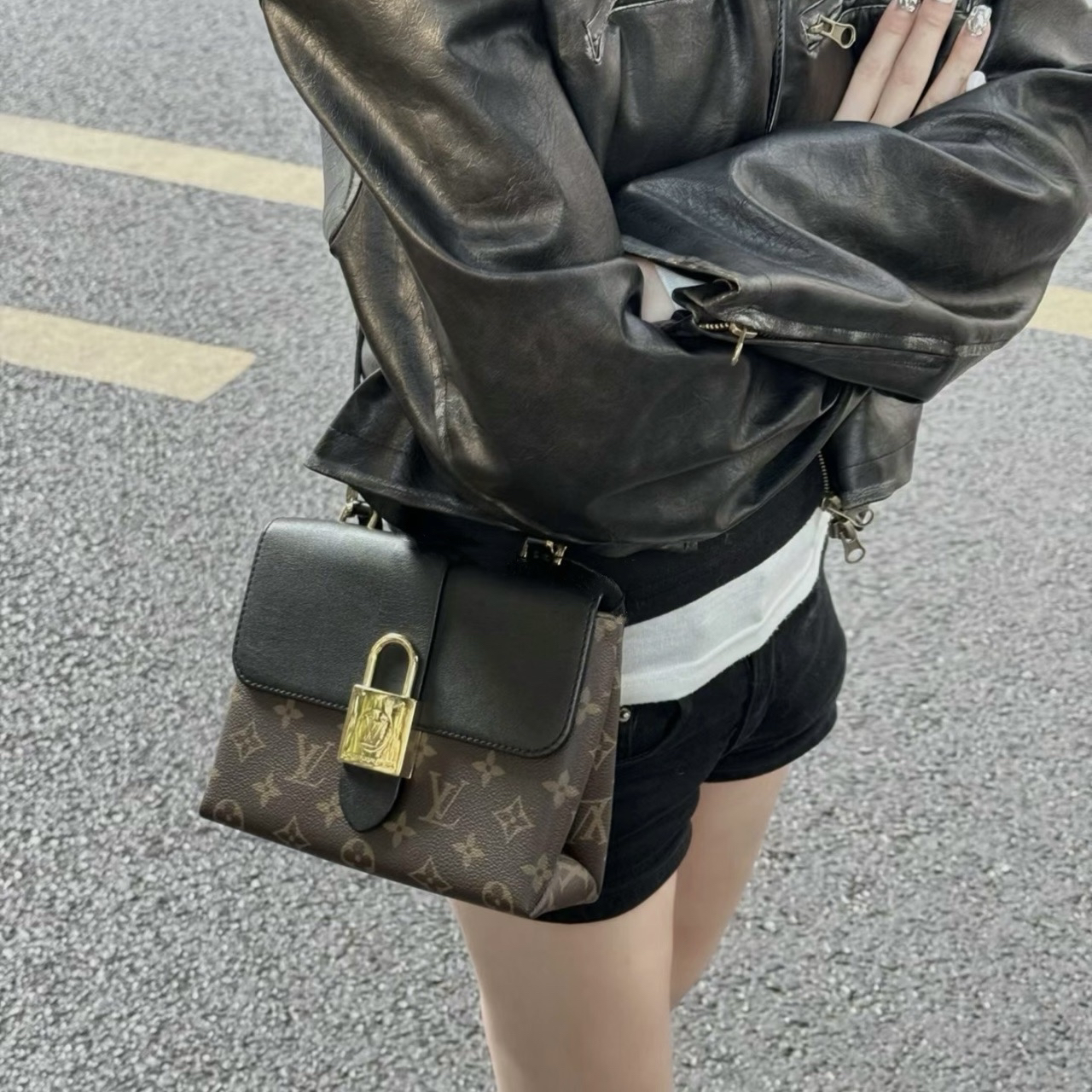 95新 LouisVuitton/路易威登 锁头包黑色lockybb斜挎包/SS3419
