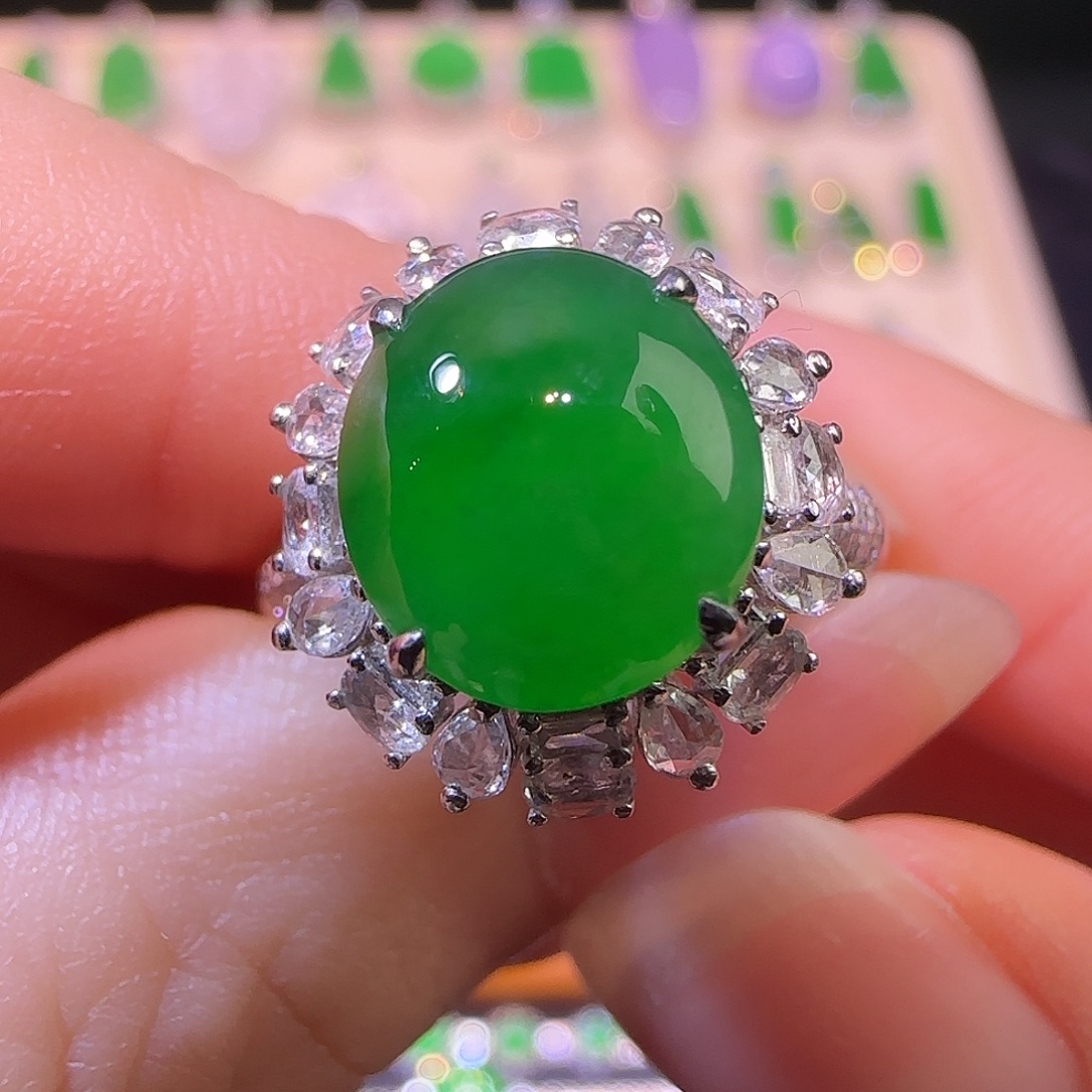 翡翠18K金镶嵌戒指