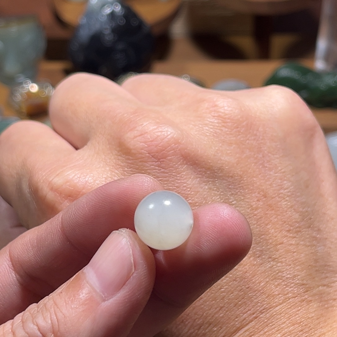 王***苦和田玉未镶嵌颈饰