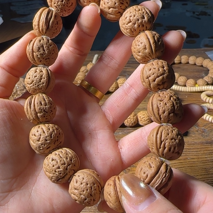 大****吊坠桃核盘锦野生