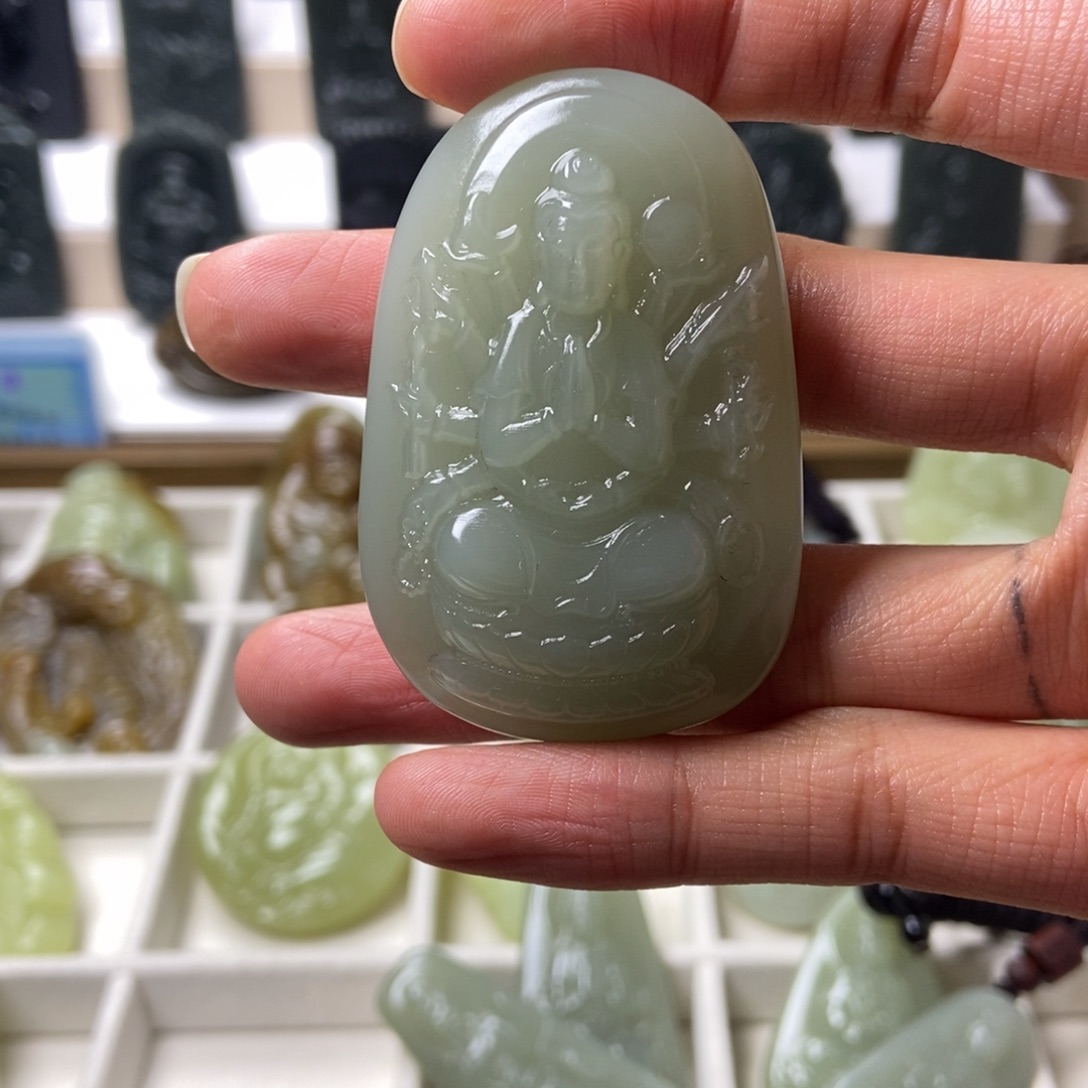 和田玉未镶嵌颈饰