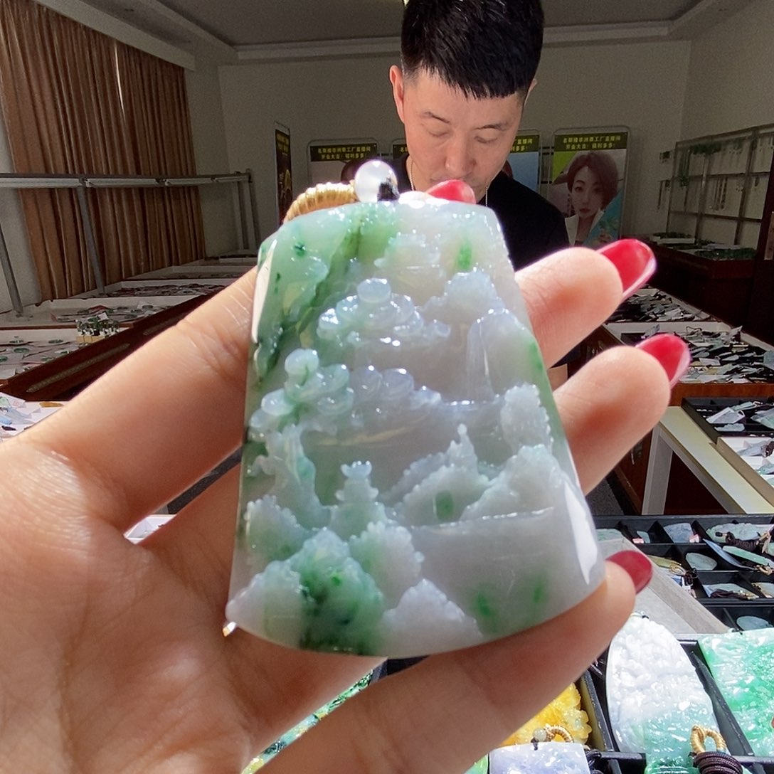 翡翠未镶嵌颈饰翡翠