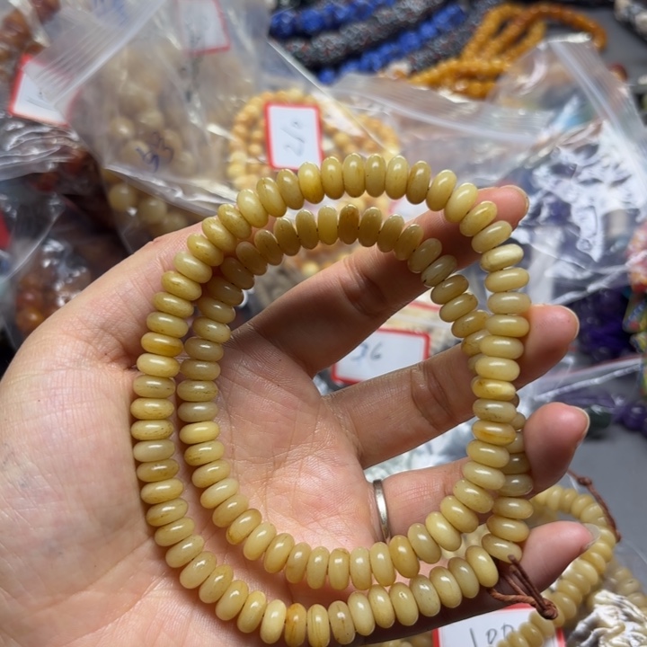 玻璃颈饰6号一条，喊我选