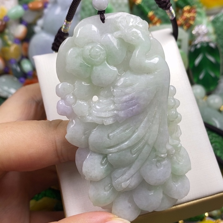 翡翠未镶嵌吊坠(赠链)