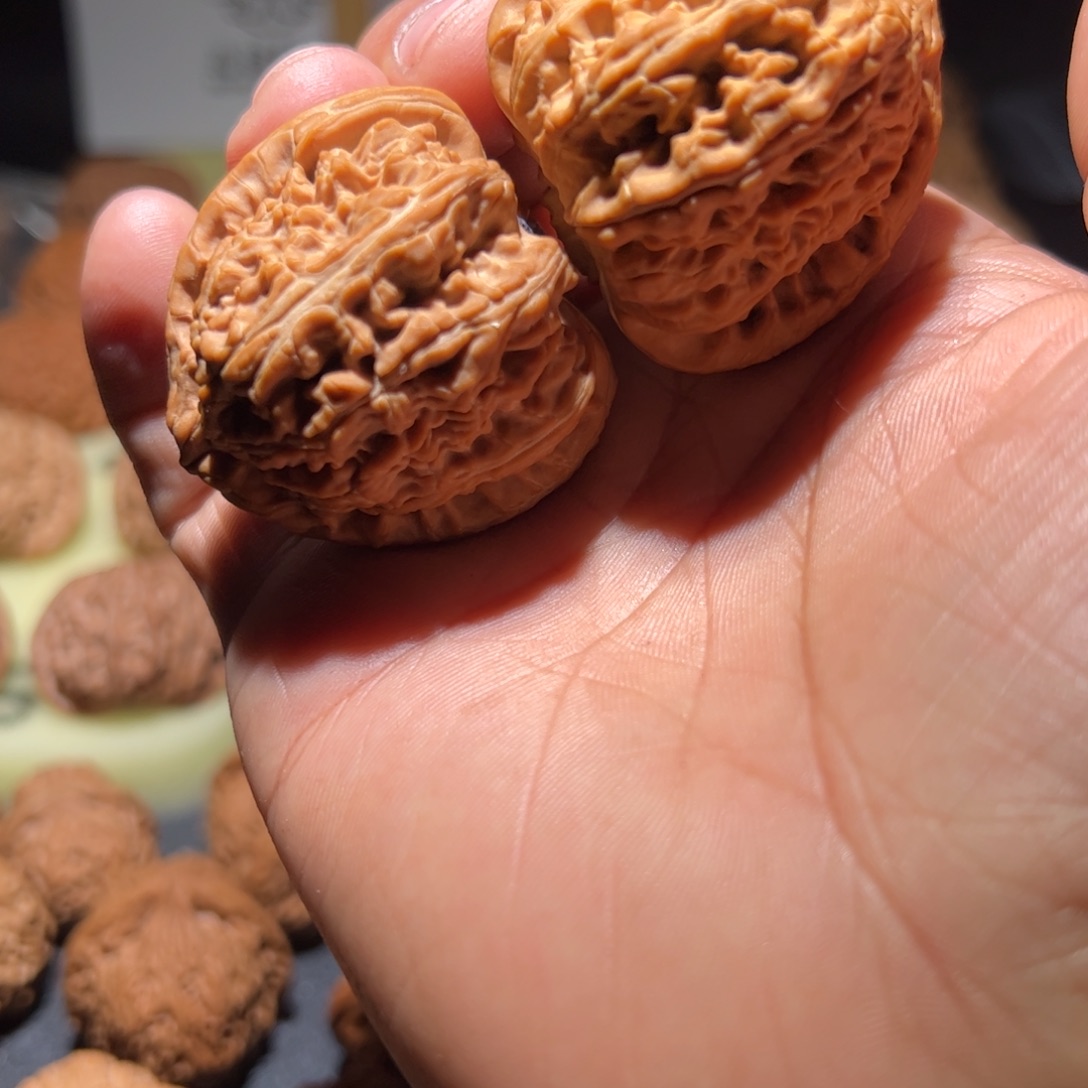 文玩核桃吊坠免**倔42三角白