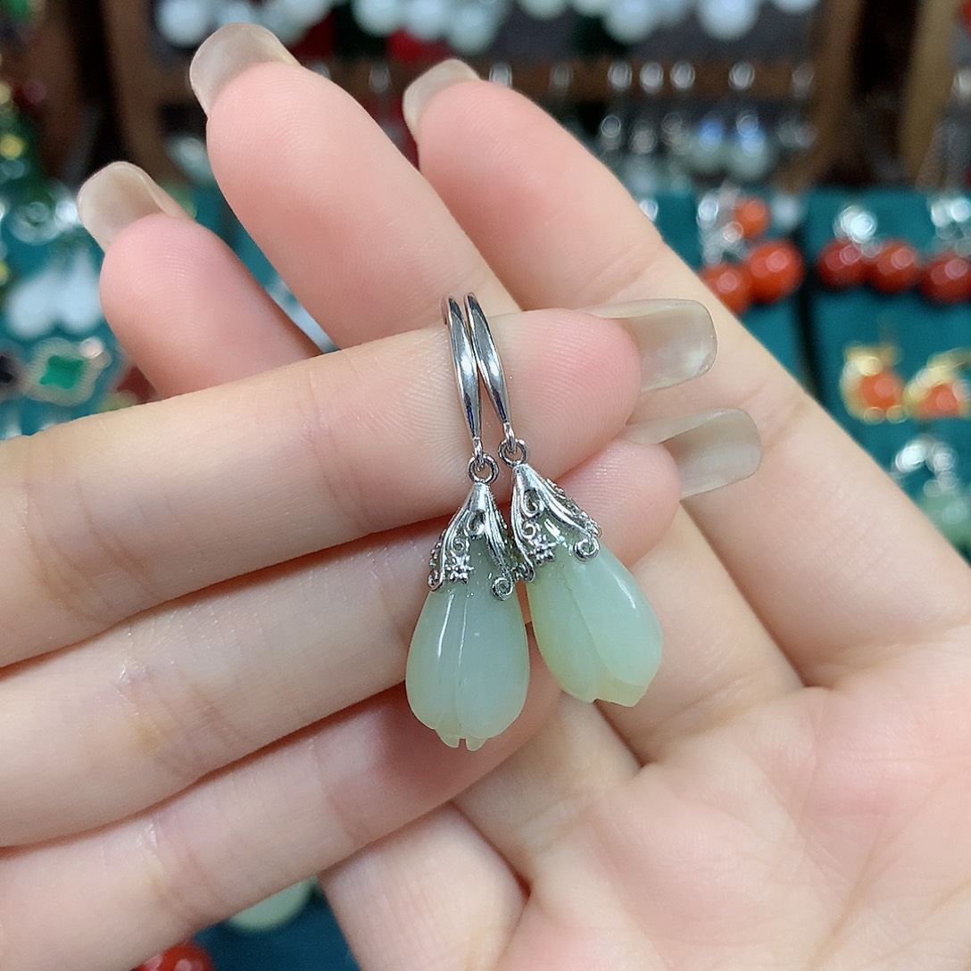 和田玉耳饰银S925镶嵌玉兰花