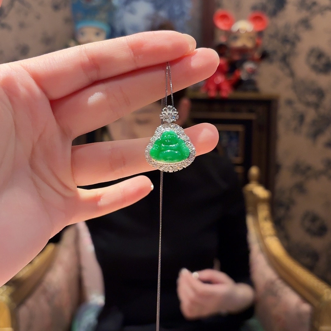 翡翠吊坠(赠链)18K金镶嵌