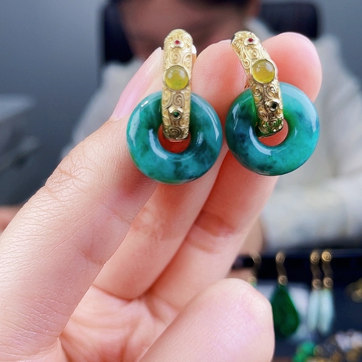 翡翠耳饰未镶嵌饰品