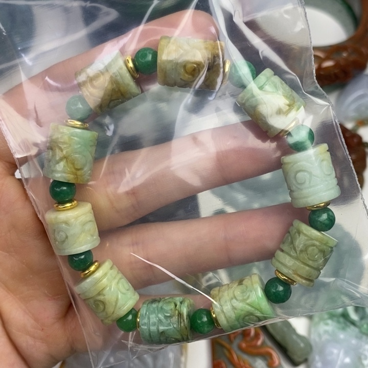 颈饰未镶嵌翡翠Y****友