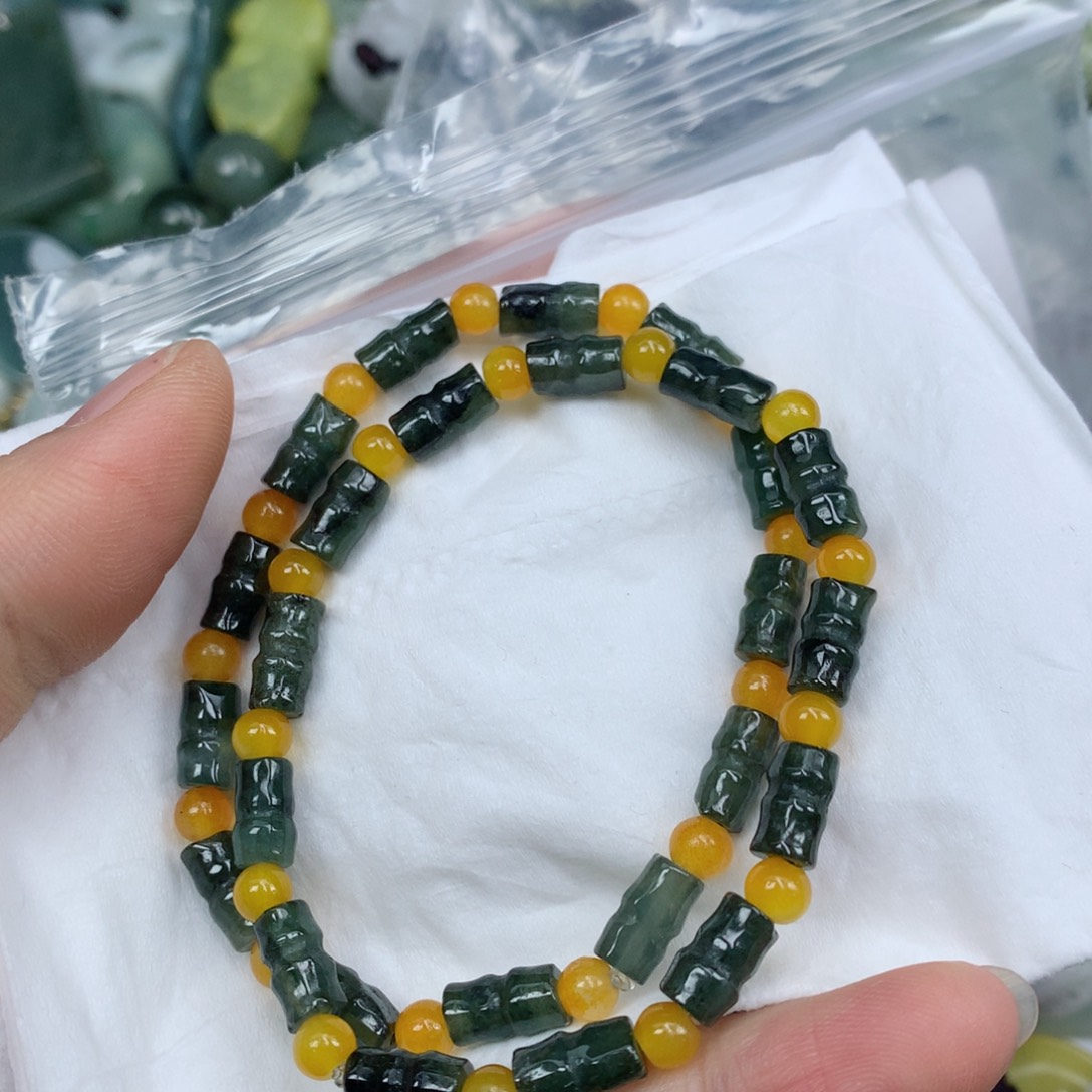 翡翠颈饰未镶嵌翡翠