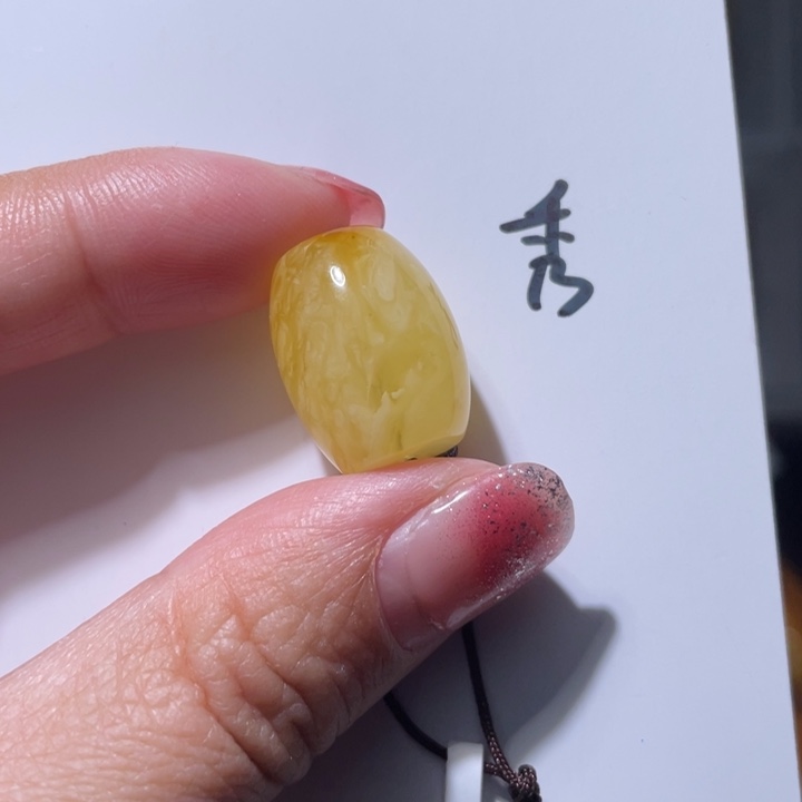 琥珀珠宝奇石未镶嵌关**哥