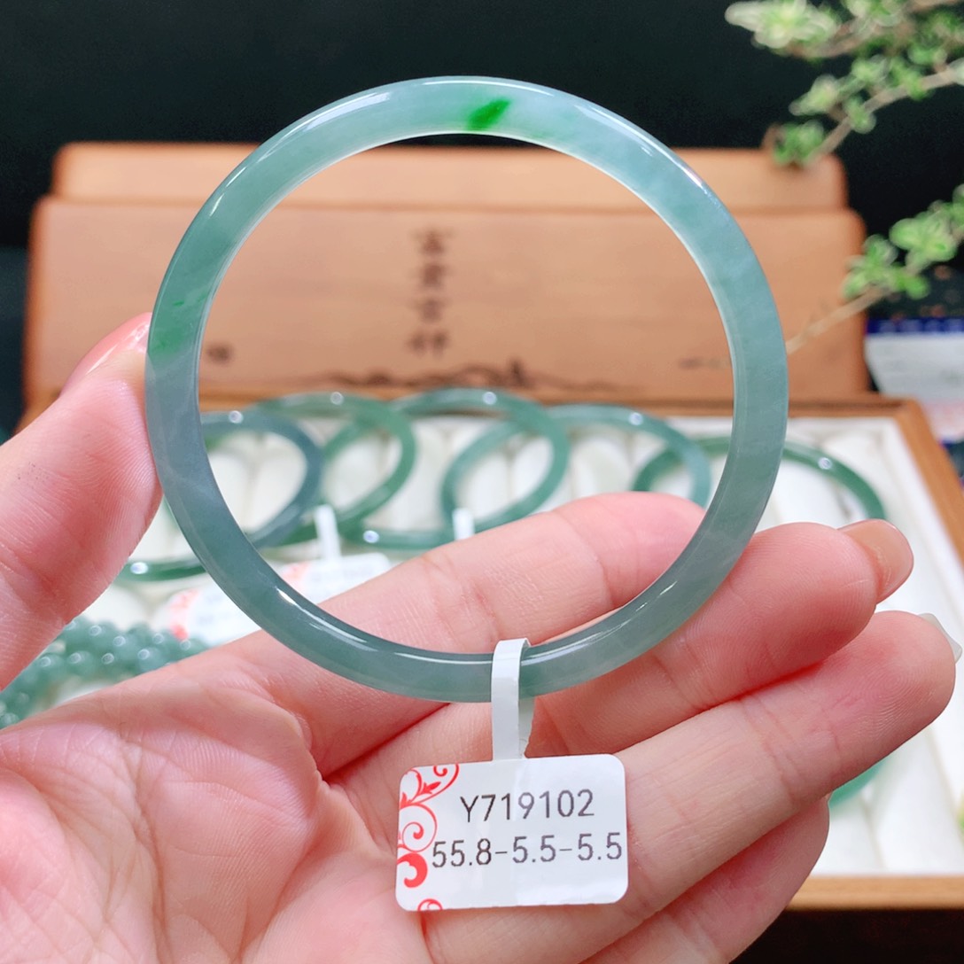 翡翠手镯未镶嵌晋*程天然