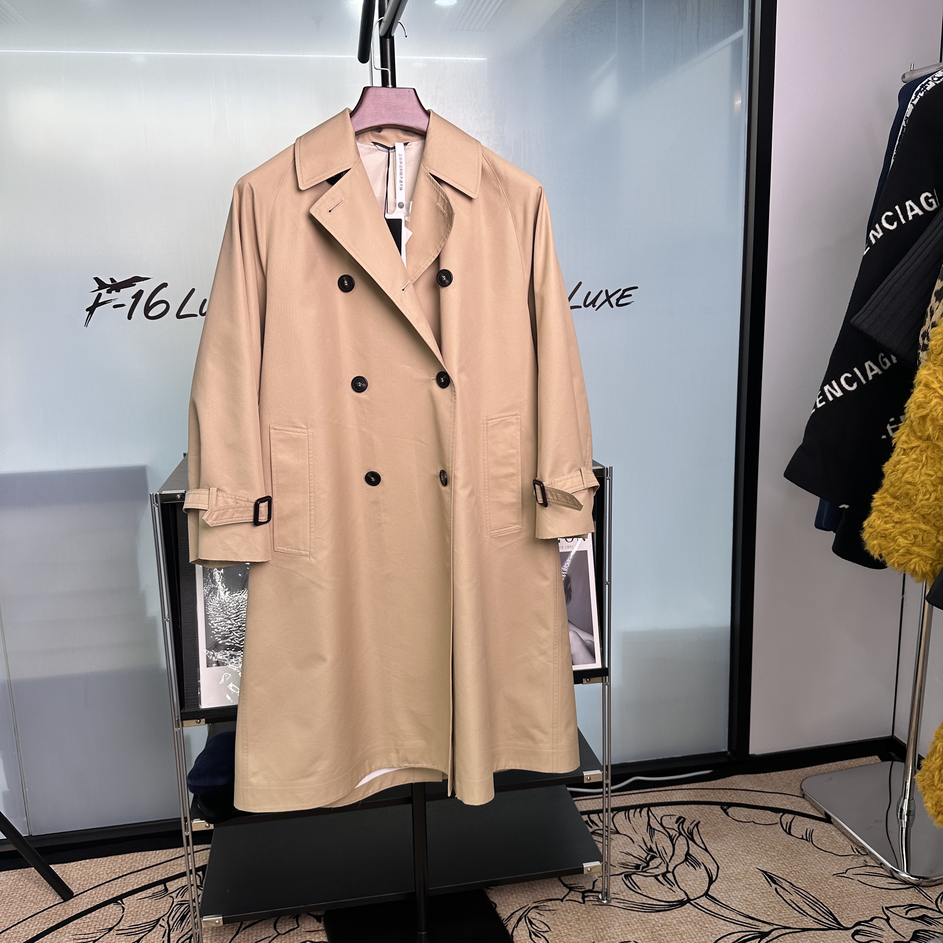 未使用 WeekendMaxmara/麦丝玛拉 中长款大衣 尺码150/F1600357