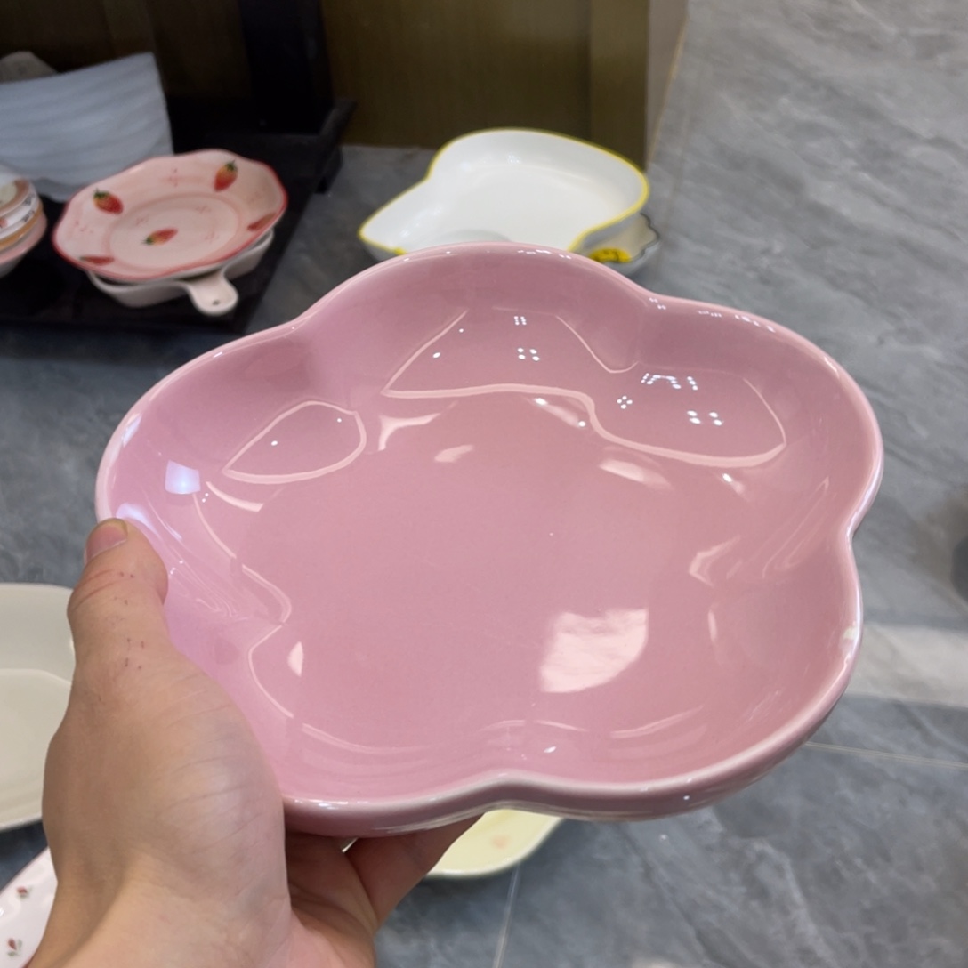 陶瓷微瑕餐具介意勿拍，满18飞！