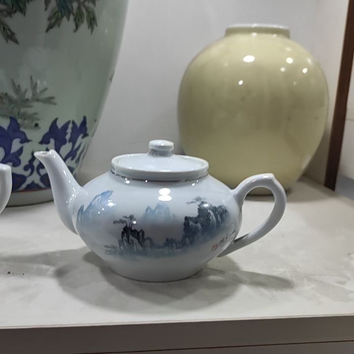 景德镇精美陶瓷摆件