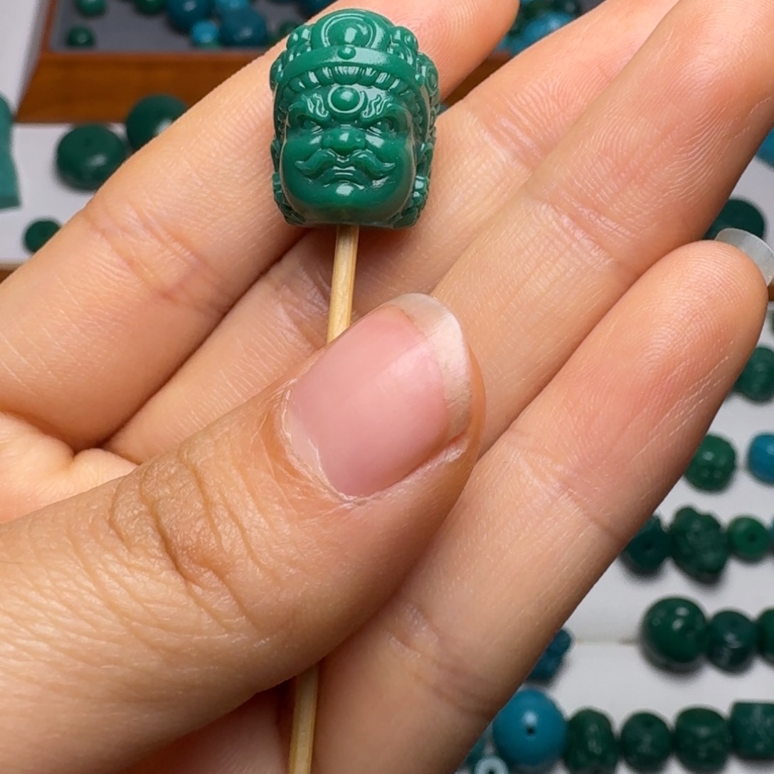 琉璃颈饰科技松配饰