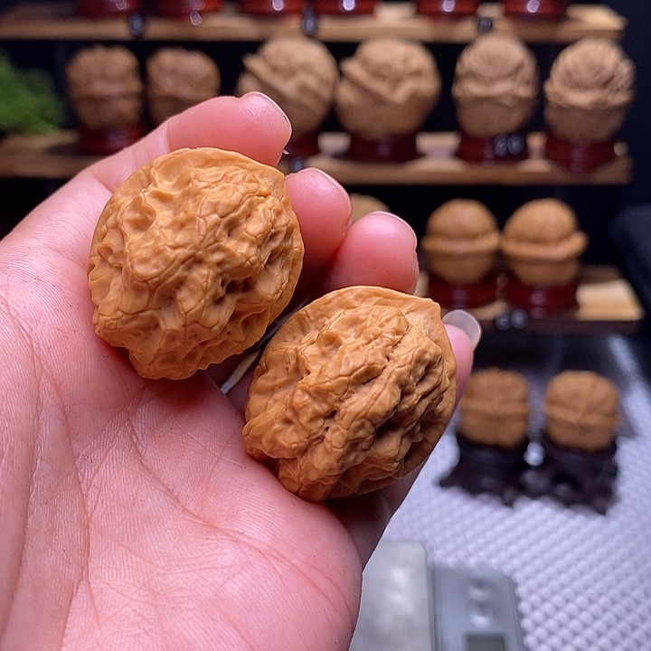 文玩核桃吊坠龙鳞疙瘩包18