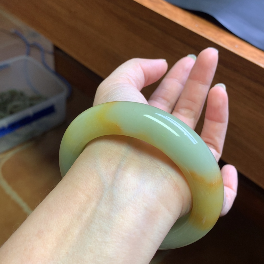 石英质玉未镶嵌手镯