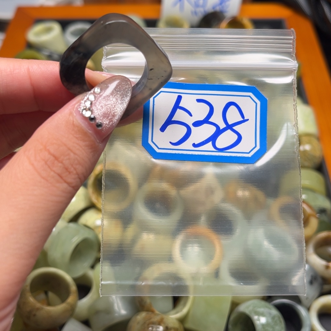 ****.蛇纹石玉未镶嵌珠宝奇石