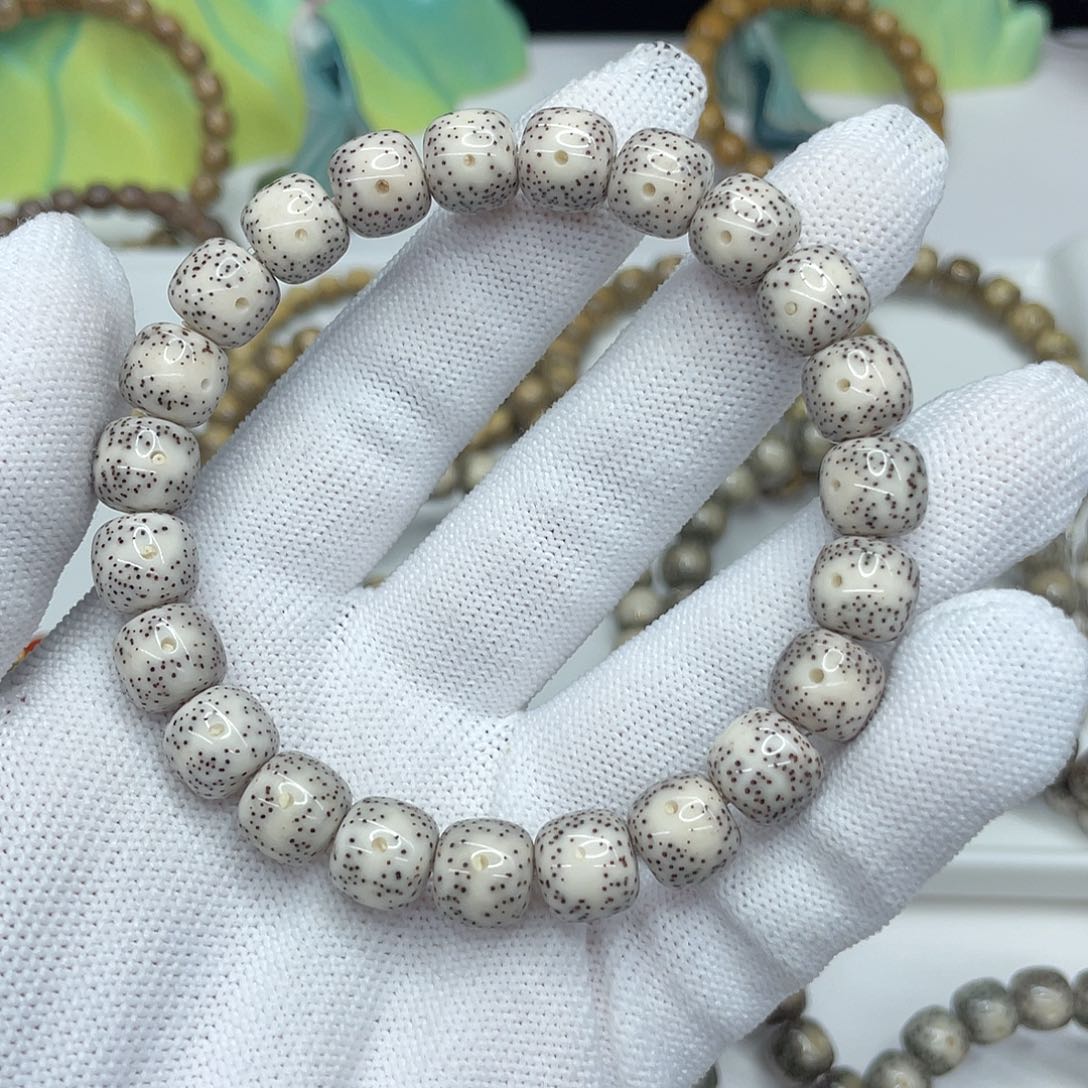 星月菩提手串18。10/9骨瓷白通体留白一线天