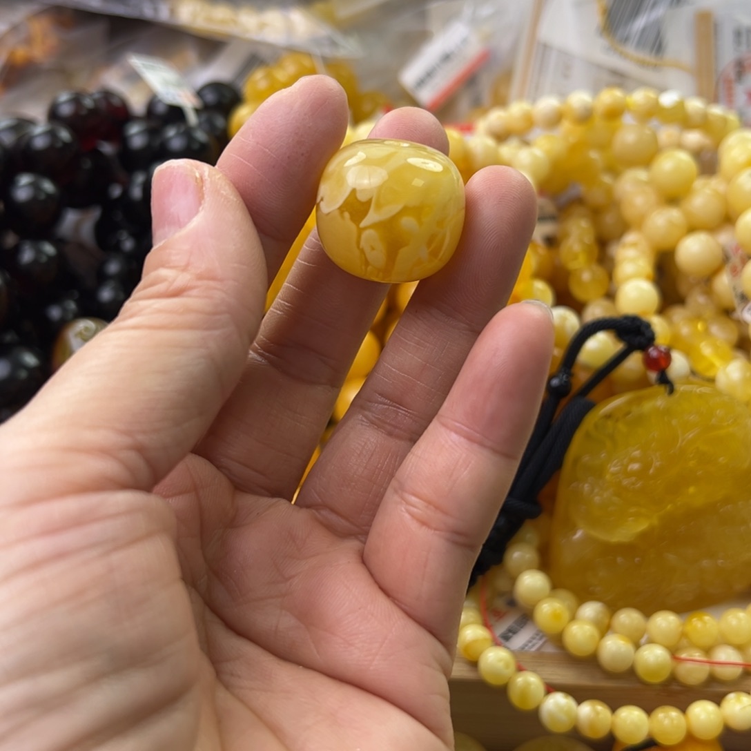 琥珀珠宝奇石未镶嵌