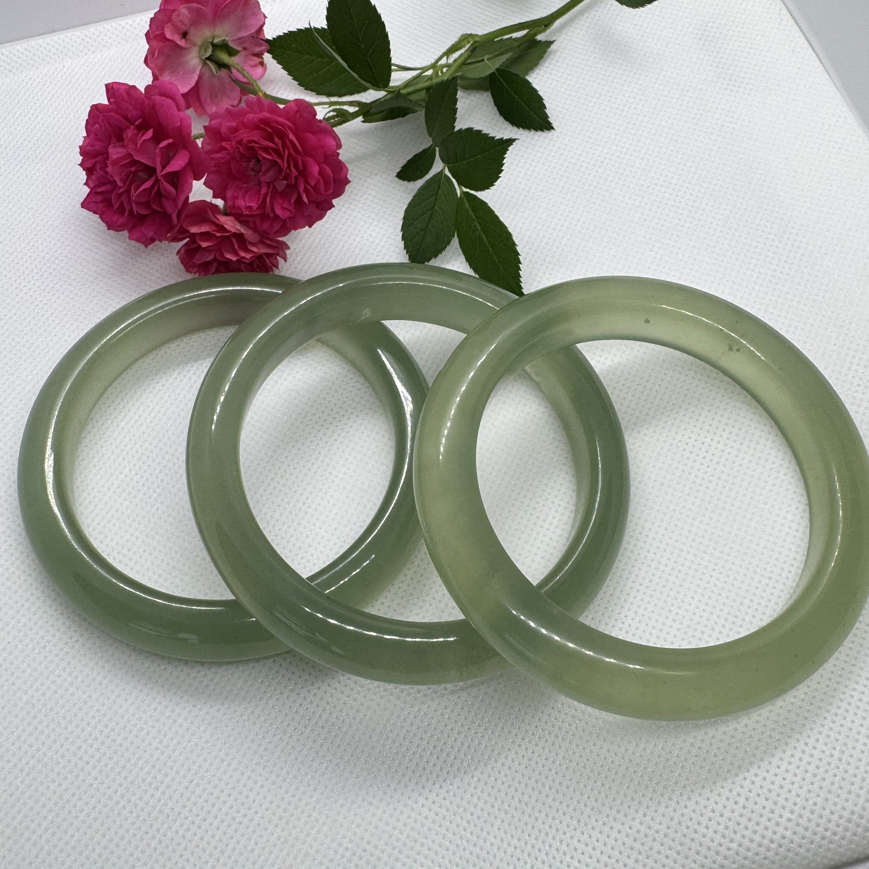 『曲总宠粉』天然玉石冰底晴水精品玉镯多样性发货其中之一