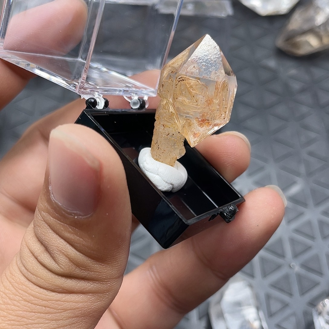 水晶油胆水晶未镶嵌