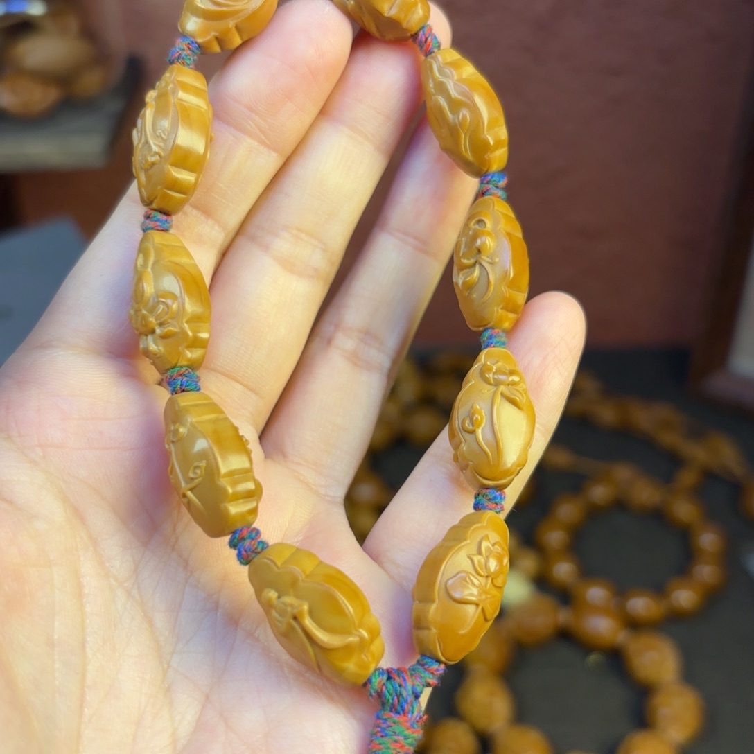 吊坠橄榄核花边无相