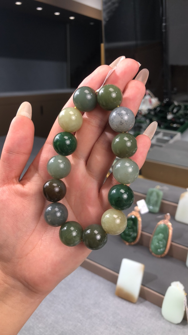 天然和田玉手串时尚