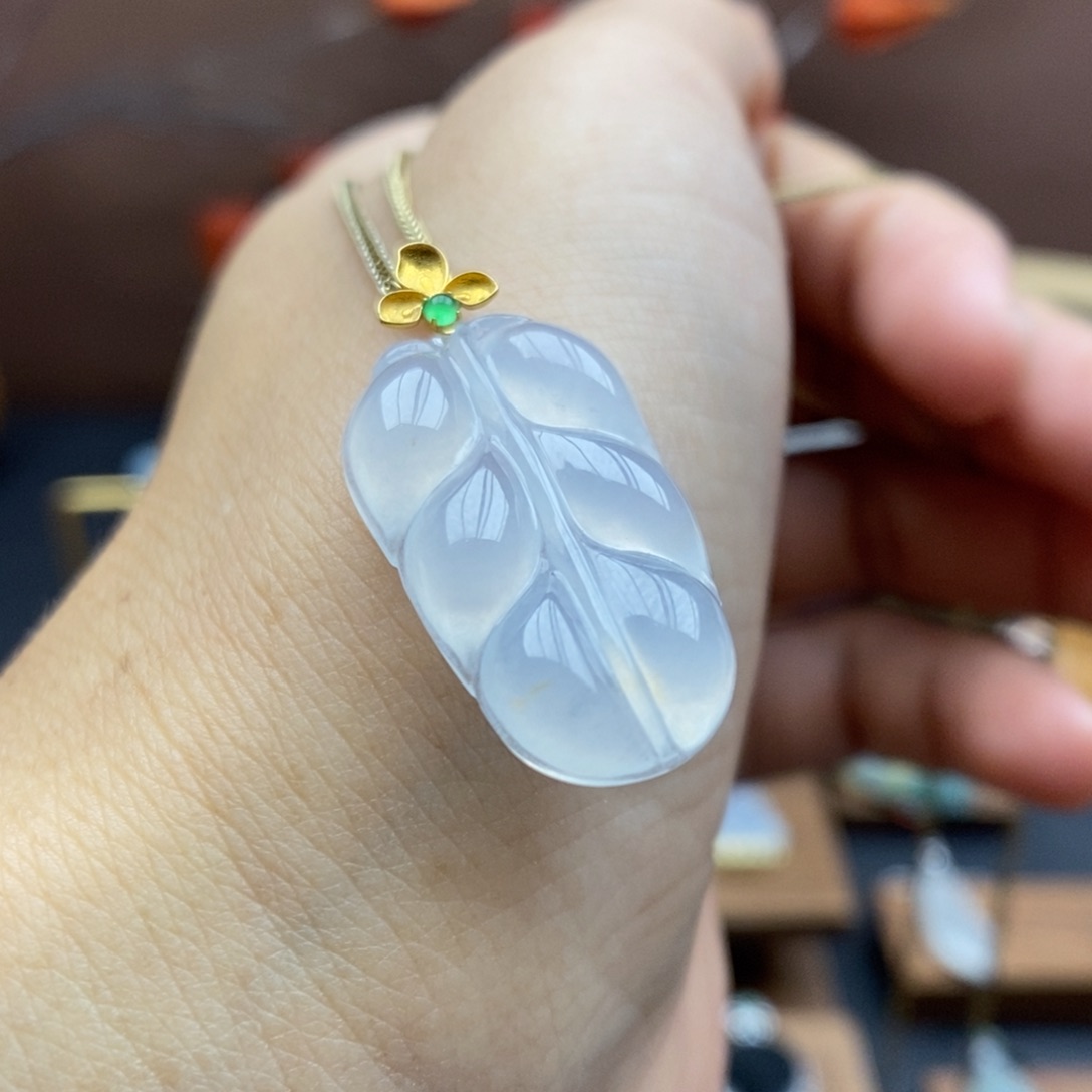 【闪购商品】颈饰18K金镶嵌翡翠79