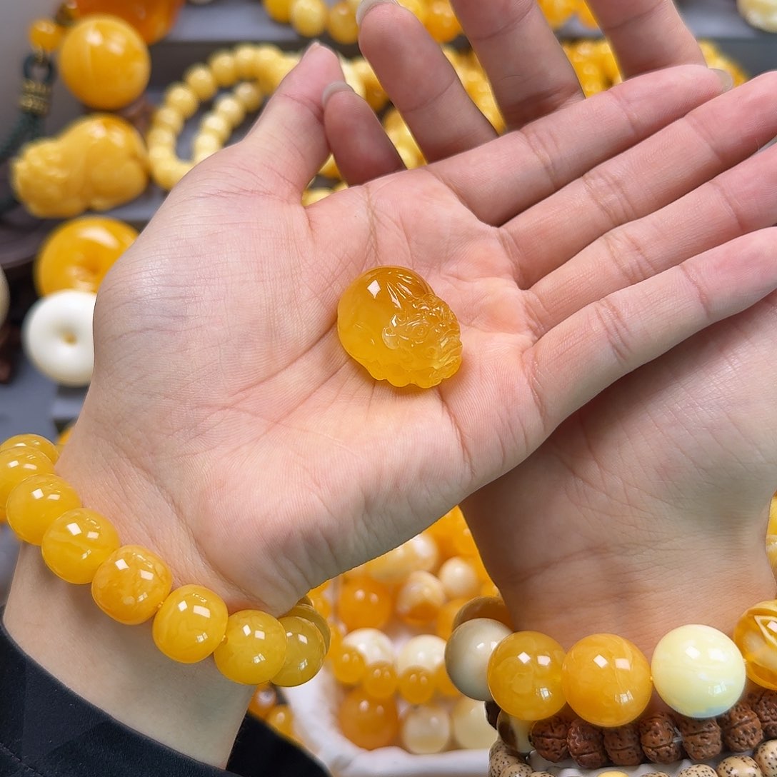 蜜蜡珠宝奇石未镶嵌