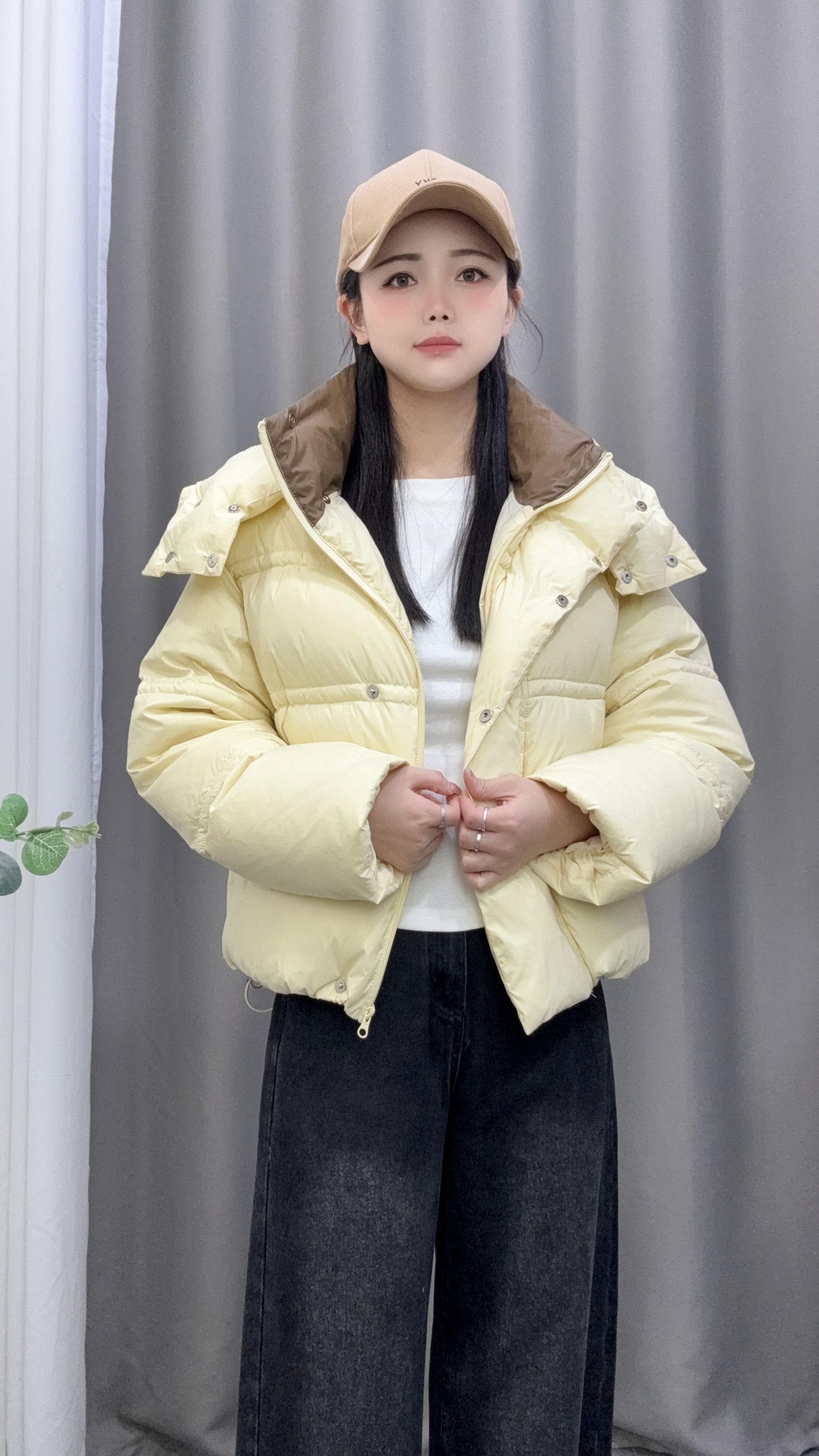 短款连帽时尚休闲保暖加厚小个子女款简约白鸭绒冬季百搭羽绒服