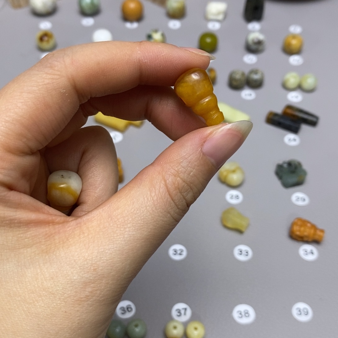 蛇纹石玉配饰合金嗯*