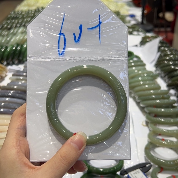 和田玉（糖玉）手镯未镶嵌