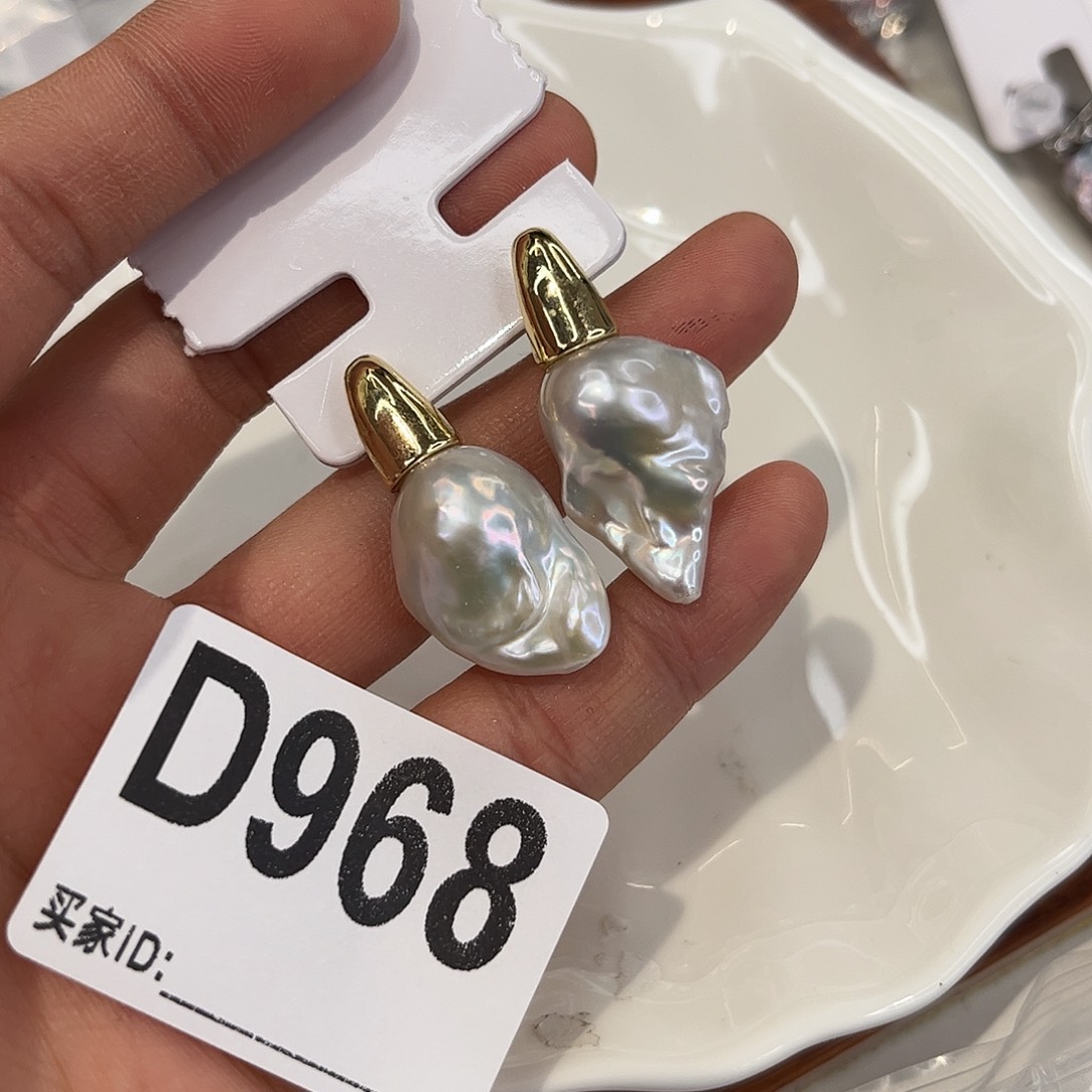 淡水珍珠合金耳饰