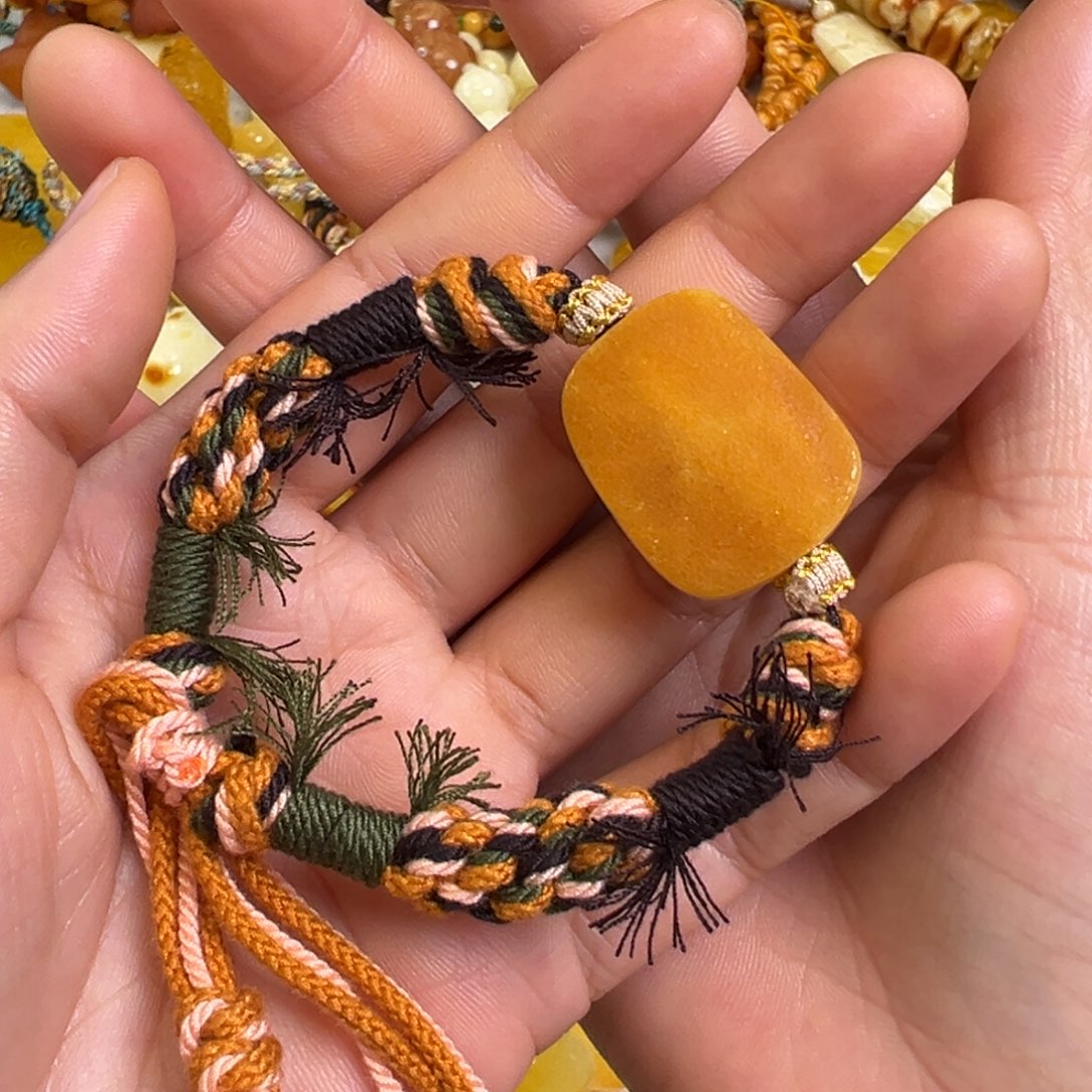 未镶嵌蜜蜡裸石蜜蜡