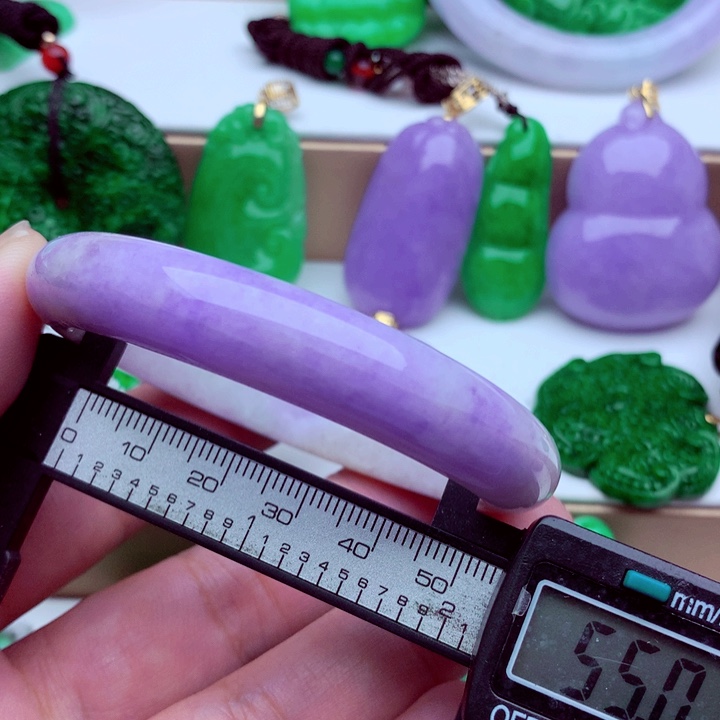 翡翠未镶嵌手镯…．