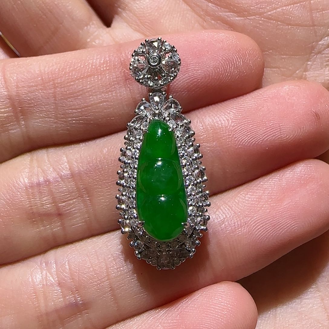 【闪购商品】颈饰18K金镶嵌翡翠焓*天然