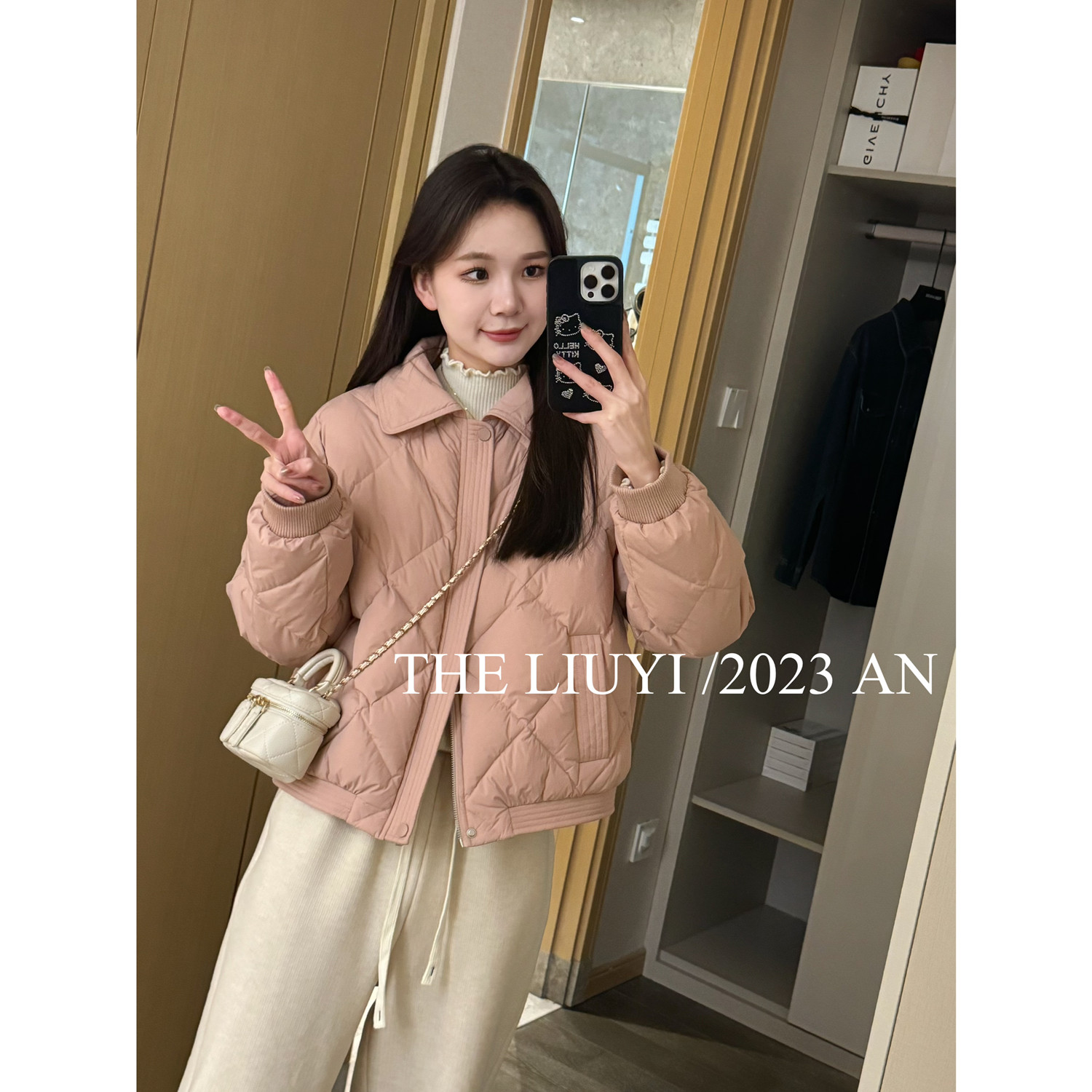 【LIUYI】云朵泡芙~90白鸭绒翻领显瘦菱格羽绒服311072