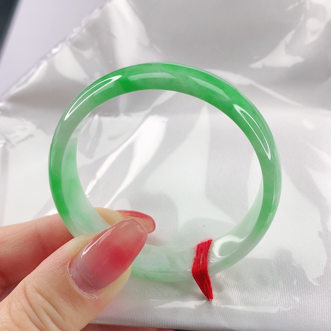 翡翠手镯未镶嵌翡翠059