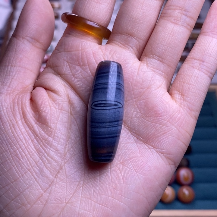 吐***边玛瑙/玉髓颈饰未镶嵌