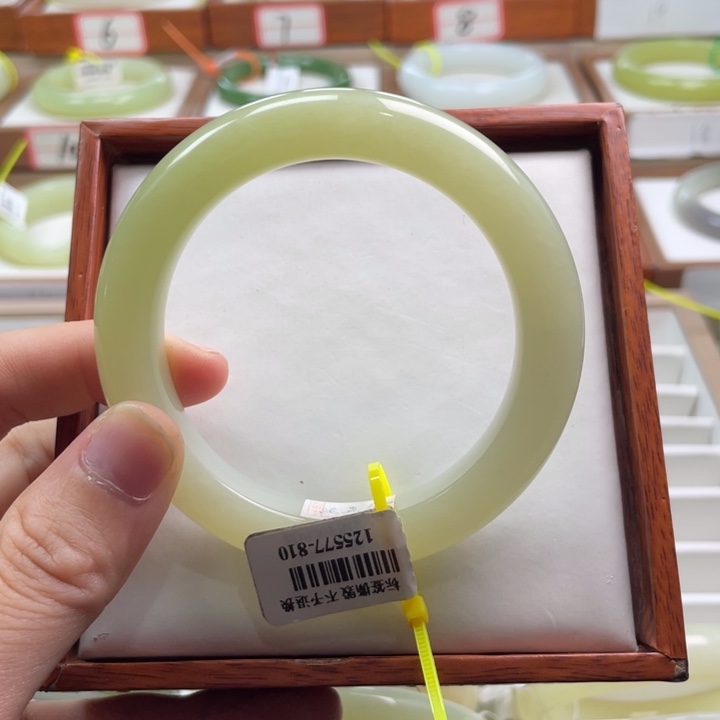 【闪购商品】未镶嵌手镯和田玉55.2