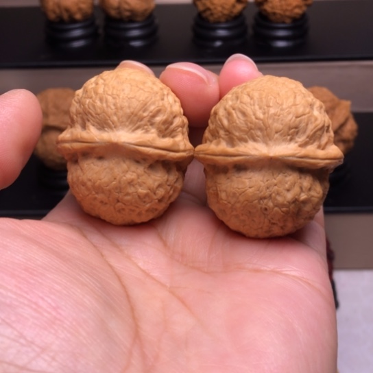 文玩核桃把件团凤绣球15