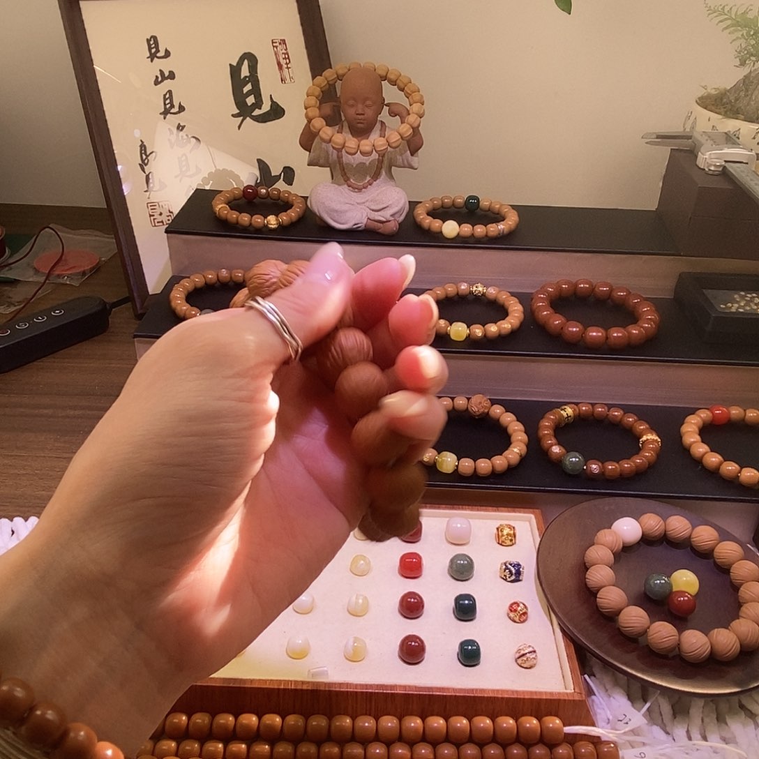 手串文玩核桃靠***?土豪