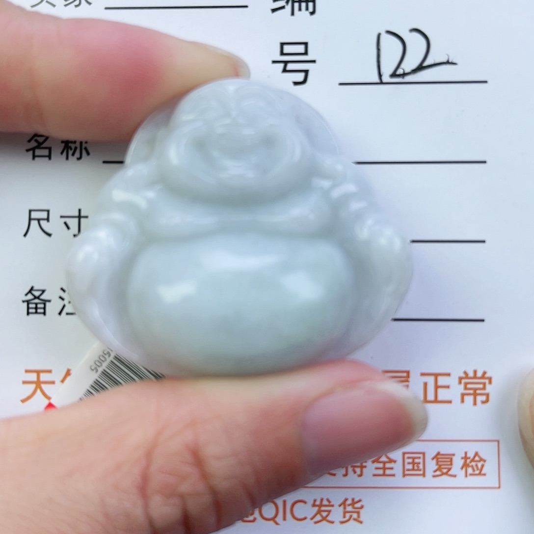 翡翠颈饰未镶嵌佛公