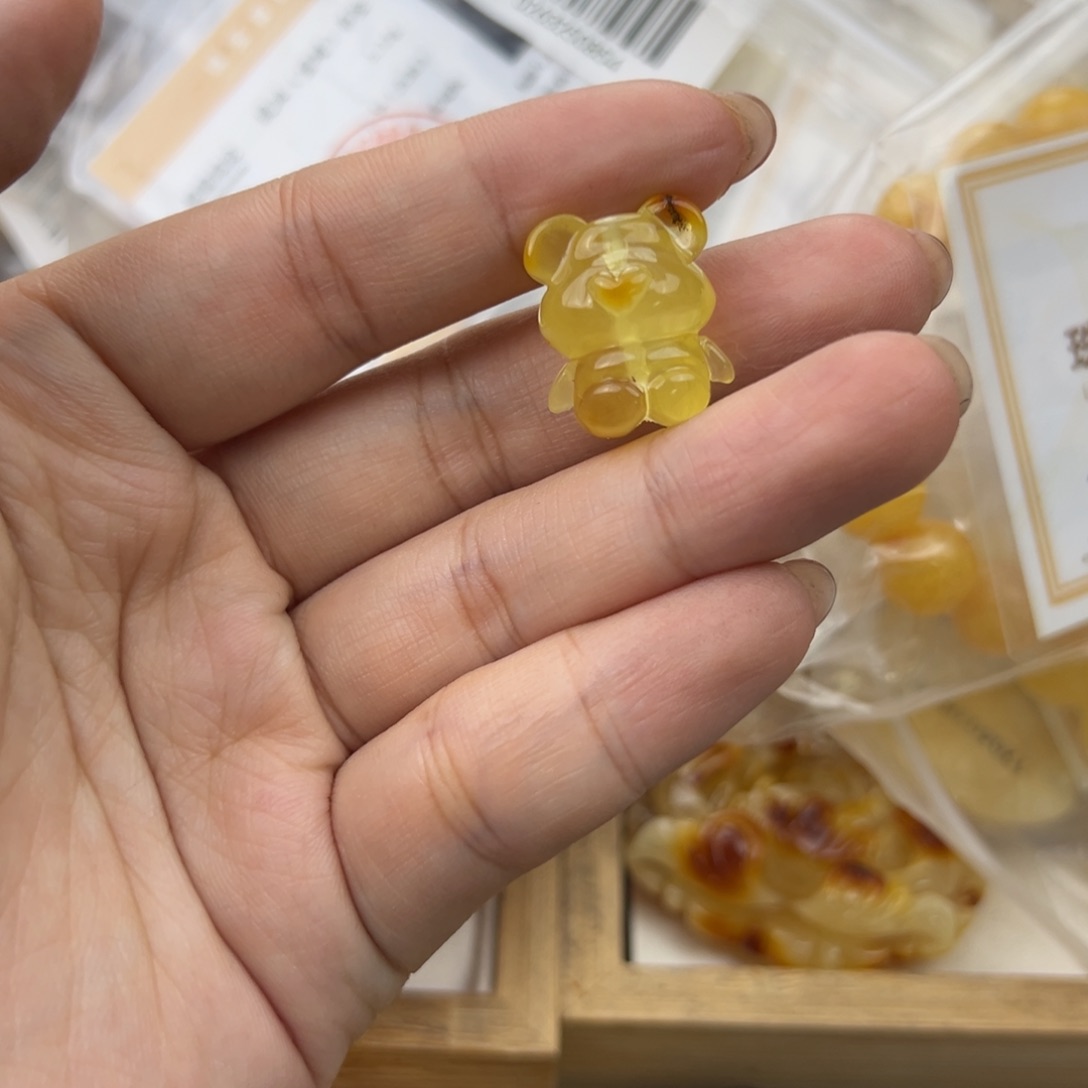琥珀珠宝奇石未镶嵌
