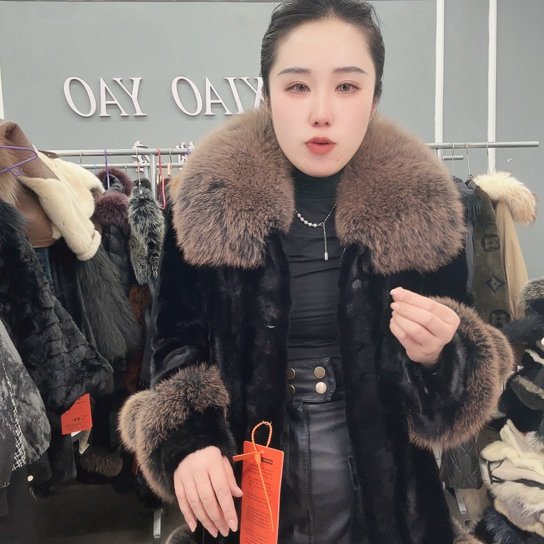 姚小妖家高端皮草