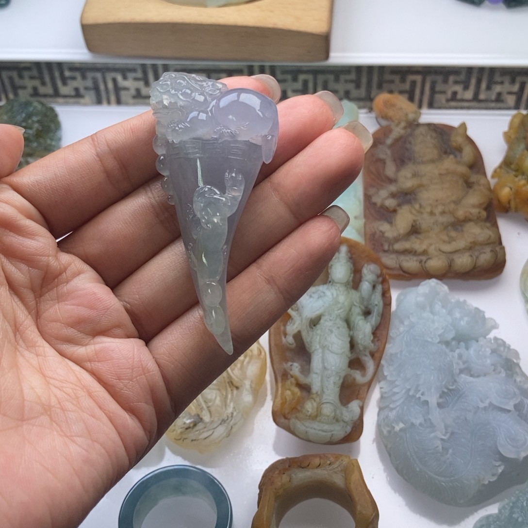 翡翠颈饰未镶嵌貔貅
